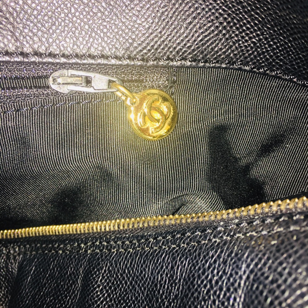 CHANEL XXL 100% AUTH leather Boston travel/gym bag - Picture 13 of 14